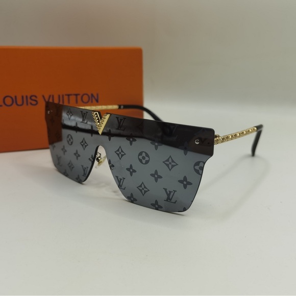 Louis Vuitton Glam Crystal Detail Eyewear - Picture 1 of 7